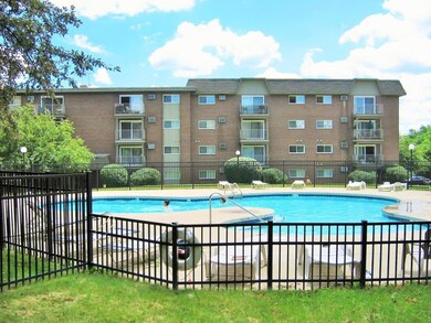 4500 Beau Monde Dr unit 400, Lisle, IL 60532 - photo 2