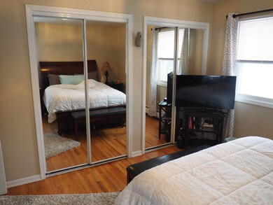 1st bed up closets 4266