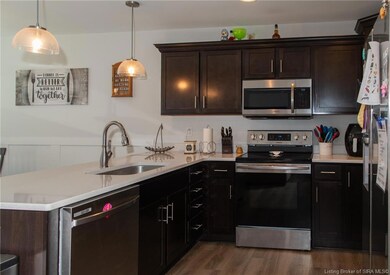 7204 Sunnybrook Ct, Charlestown, IN 47111 - photo 5