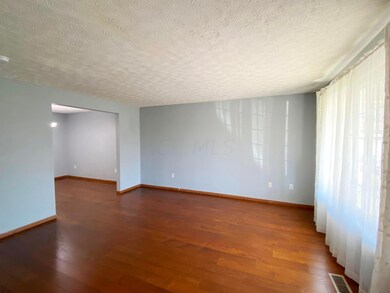 751 Cherry Grove Ct, Columbus, OH 43228 - photo 4