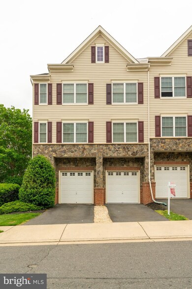 16817 Nuttal Oak Place, Woodbridge, VA 22191 - photo 7