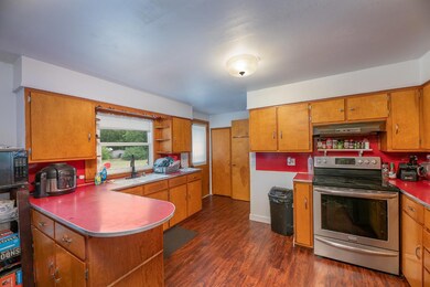 927 E Somo Ave, Tomahawk, WI 54487 - photo 2