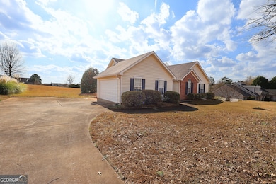 313 Harris Ave, Locust Grove, GA 30248 - photo 6