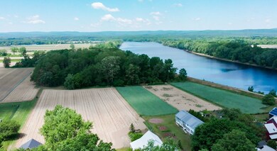 7 West St, Hadley, MA 01035 - photo 4