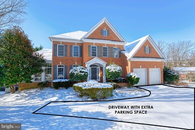 6697 Valley Brook Dr, Falls Church, VA 22044 - photo 2