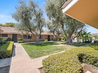 3725 N Fruit Ave unit B, Fresno, CA 93705 - photo 3