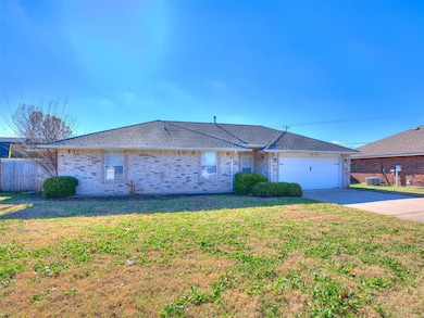 104 SE 34th St, Moore, OK 73160 - photo 5