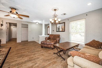 10108 Woodhollow Dr, Conroe, TX 77385 - photo 7