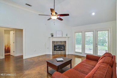 08-102 Canter Cove