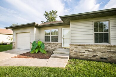 702 Scott Wayne Dr, Nixa, MO 65714 - photo 2