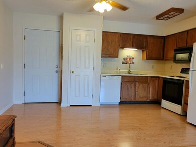 Eat-in Kitchen
