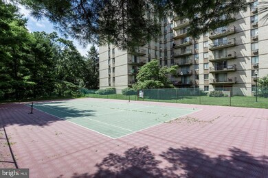 6139 Leesburg Pike unit 502, Baileys Crossroads, VA 22041 - photo 2