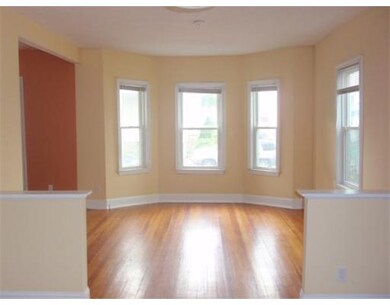 13 Lexington St, Watertown, MA 02472 - photo 4