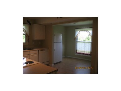 Kitchen with Breakfast Nook!