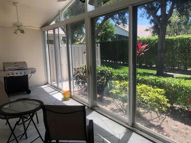 GREAT Private Yard & Glass Patio