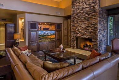 007_Living Room Fireplace