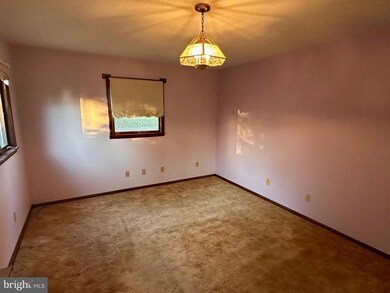 634 Pious Ridge Rd, Berkeley Springs, WV 25411 - photo 6