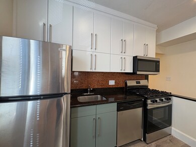 73 Thatcher St unit 301, Brookline, MA 02446 - photo 2