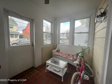 984 W 6th St, Hazleton, PA 18201 - photo 2