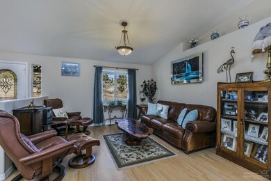 1705 NW Galloway Ave, Terrebonne, OR 97760 - photo 4