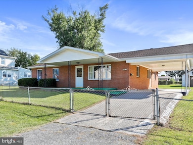 205 S George St, Ranson, WV 25438 - photo 3