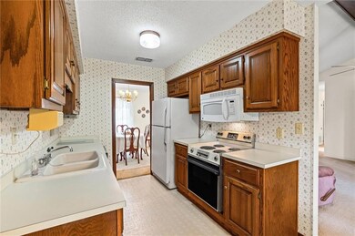 6008 Booker Cir, Mobile, AL 36693 - photo 6