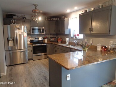 196 Spruce Run Dr, Dingmans Ferry, PA 18328 - photo 4