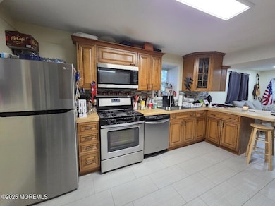 37 Beachway Ave unit 3, Keansburg, NJ 07734 - photo 5