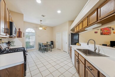 2913 Paisley Meadow Dr, League City, TX 77573 - photo 7