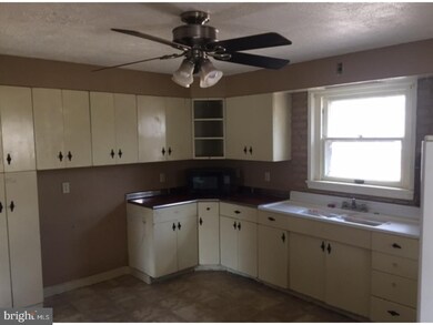 625 Heckel Ave, Spring City, PA 19475 - photo 5