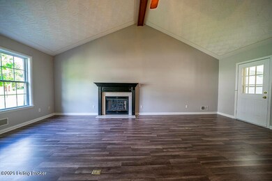 7800 Cecilia Way, Louisville, KY 40219 - photo 4