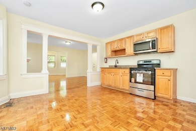 137 Osborne Terrace, Newark, NJ 07108 - photo 4