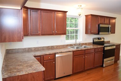 53 Millers Farm Dr unit 32 ), Rochester, NH 03868 - photo 3
