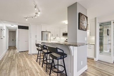 Summit House Condos unit 1D, Milwaukee, WI 53202 - photo 3