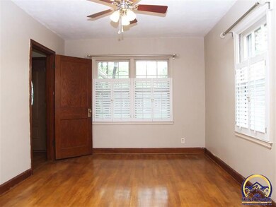 1532 SW Campbell Ave, Topeka, KS 66604 - photo 4