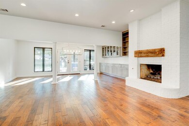 Living/Dining area