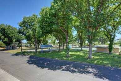 123 N 6th St, Central Point, OR 97502 - photo 4