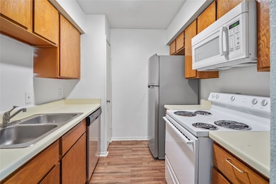 10211 Sugar Branch Dr unit 324, Houston, TX 77036 - photo 4