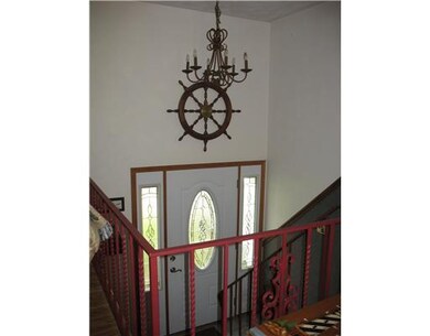 Entry/Foyer.