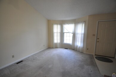 3633 SW Eveningside Dr, Topeka, KS 66614 - photo 4