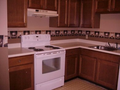 383 Lita Ln, Newmarket, NH 03857 - photo 4