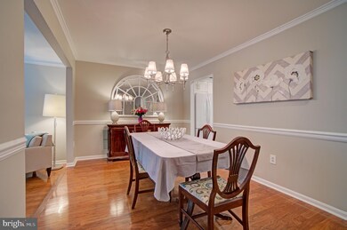 6807 Wild Rose Ct, Springfield, VA 22152 - photo 6