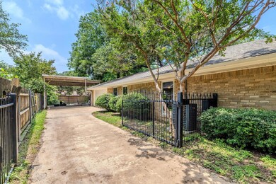 1406 Shady Creek Dr, Euless, TX 76040 - photo 5