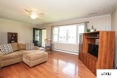 435 Mayfair Dr, Lincoln, IL 62656 - photo 4