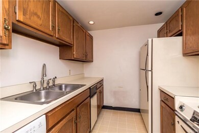 77 W Broad St, Bethlehem, PA 18018 - photo 5