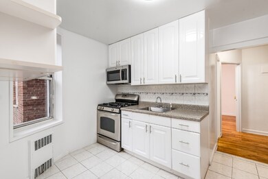 67-30 Clyde St unit 3L, Forest Hills, NY 11375 - photo 7