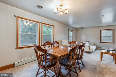 11815 Daisy Ln, Glenn Dale, MD 20769 - photo 6