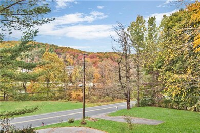 Seasonal Lake View