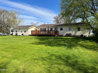 2306 5th St NE, Jamestown, ND 58401 - photo 3