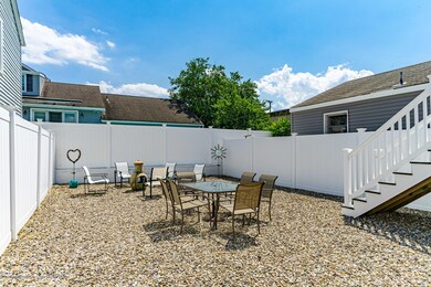 307 Sampson Ave Seaside-large-015-020-30